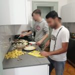 al lavoro in cucina - Cooperativa The Help Friuli Venezia Giulia